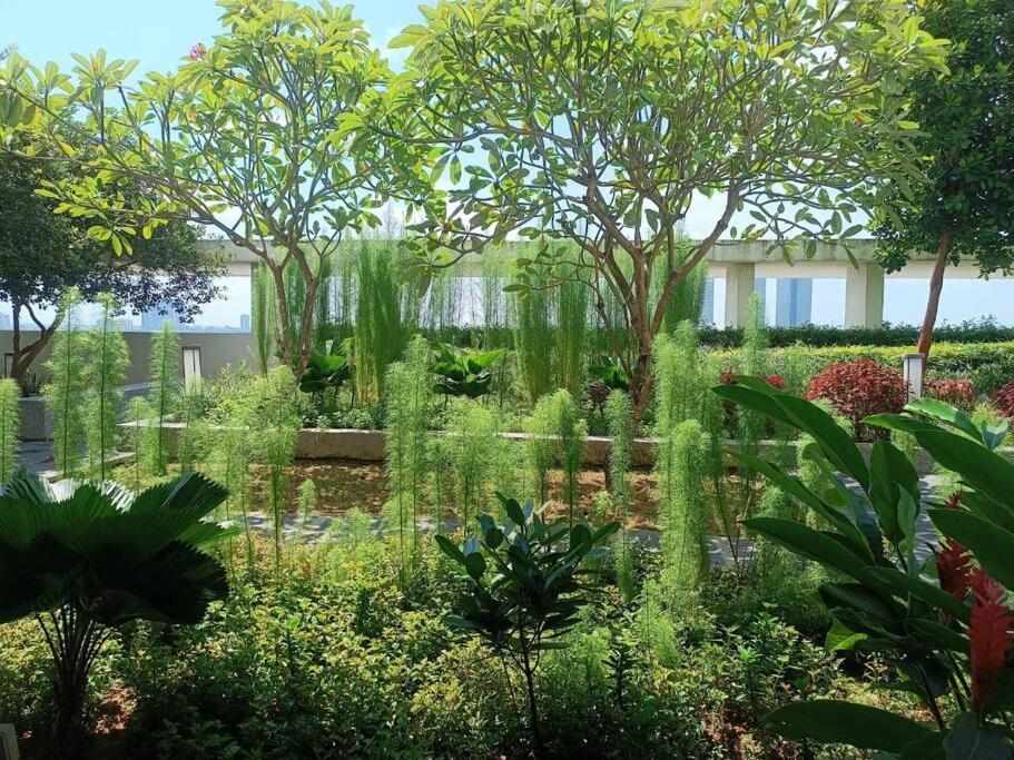 One Tebrau By Antlerzone Johor Bahru Exterior foto