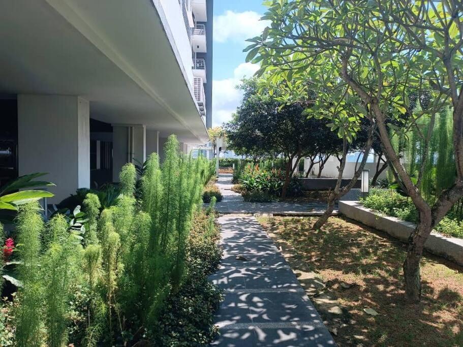 One Tebrau By Antlerzone Johor Bahru Exterior foto
